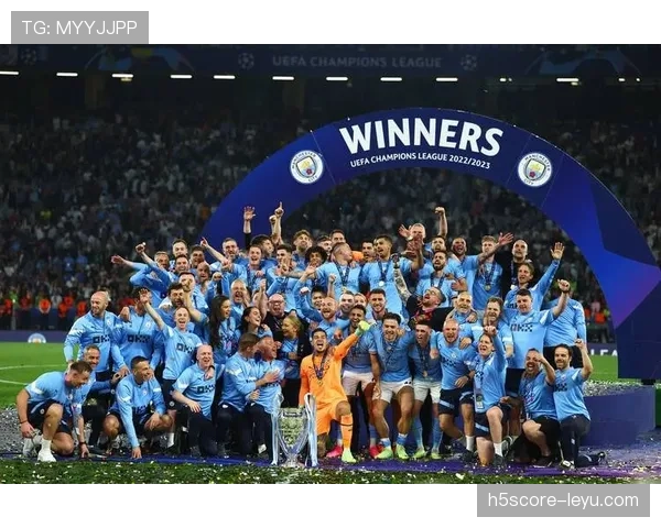 曼城逆转取胜,利物浦艰难逼平对手,英超榜首之争白热化 曼城逆转取胜,利物浦艰难逼平对手,英超榜首之争白热化