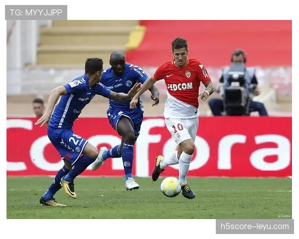 摩纳哥本赛季防守数据表现稳健，失球数处于联赛中游水平