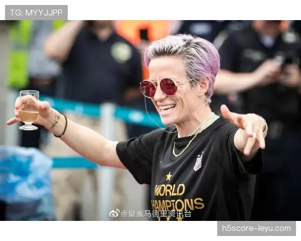 拉皮诺退役后还在靠代言买海岛？